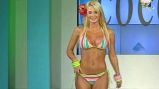 Jesica Cirio desfile en bikini cocot damageinc mujeres