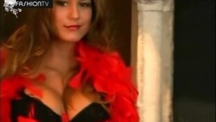 Luli Fernandez portfolio lingerie en el bar FTV Sexies damageinc famosas