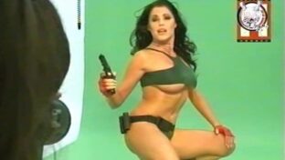 Pamela David backstage revista Hombre se le escapan las tetas damageinc mujeres