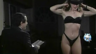 Betty Villar actriz lencería hot striptease strip interview Peor es Nada TV damageinc mujeres