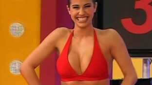 Delfina Gerez Bosco tetas bikini rojo El Muro Infernal TV damageinc famosas