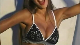 Pampita tetotas bikini backstage fotos FTV Welcome damageinc mujeres