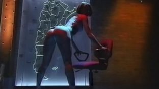 Mara Linari stripper argentina desnuda en TV damageinc famosas