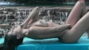 Pamela Sosa desnuda se toca con Lucía Cabello