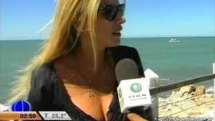 Flavia Palmiero presentadora tetas grandes escote damageinc mujeres