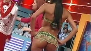 Evangelina Carrozzo culo hilo dental comparsa carnaval tetotas pezoneras damageinc mujeres
