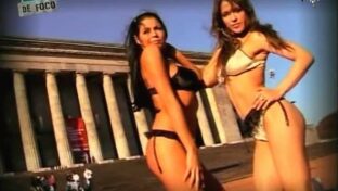 Victoria Vanucci y Pamela David lencería de encaje clip hot Fuera de Foco TV damageinc mujeres