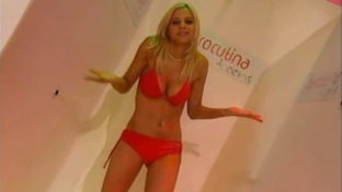 Jimena Campisi en bikini rojo #8 (la azafata roja toda mojadita)