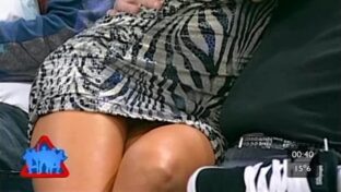 Florencia Maggi upskirt piernas hot Animales Sueltos TV damageinc famosas