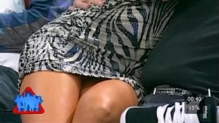 Florencia Maggi upskirt minifalda Animales Sueltos damageinc famosas