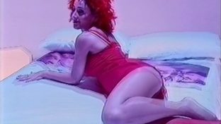Viviana Saccone in red lingerie (erotic dream scene in bed !)