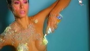 Florencia Raggi desnuda tetas encremadas Divas en Exceso damageinc famosas