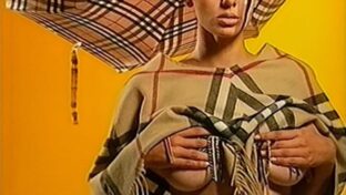 Julieta Cardinali muestra mitad de las tetas (portfolio hot)
