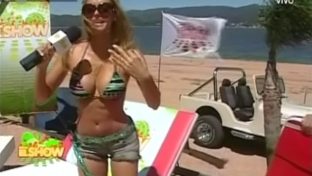 Vanina Escudero hot shorts y tetotas en la playa damageinc famosas