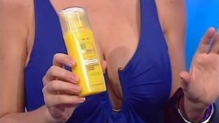 Carla Conte tetas grandes escote vestido azul Este es el Show TV damageinc mujeres