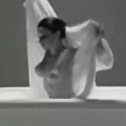 Julieta ortega topless desnudo bañera sabado bus