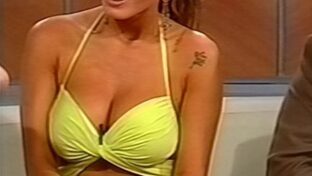 Silvina Luna tetotas y escote hot en Dominico TV damageinc videos