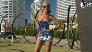 Patricia Fierro uruguaya minifalda piernas escote El Garage TV Damageinc Famosas