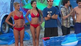 Ailen Bechara y Barby Franco bikini rojo en TV azafatas hot damageinc mujeres