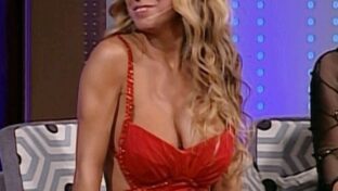 Marina Calabro tetas escote rojo Antes que sea tarde TV damageinc videos
