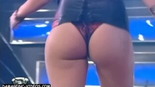 Emilia Claudeville culo tanga Giordano desfile Showmatch damageinc famosas