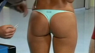 Rocío Marengo orto en tanga celeste La Peluquería TV damageinc famosas