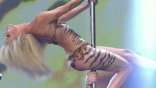 Alexandra Larsson baile caño hot showmatch 2012 damageinc famosas