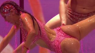 Andrea Rincon culo mojado tanga rosa aquadance Bailando 2012 TV damageinc famosas