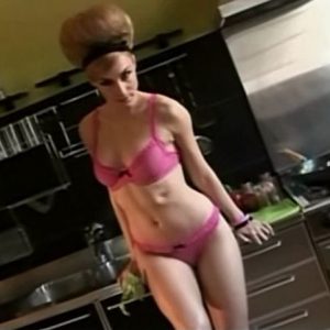 Eva Ullman lingerie rosa FTV