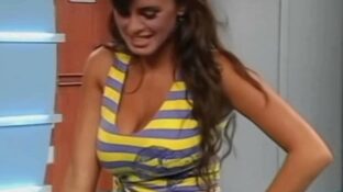 Silvina Luna top rayado escotado tetotas La Peluquería TV damageinc videos