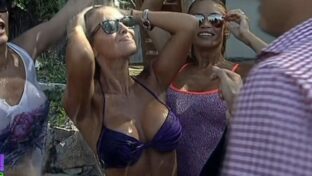 Silvina Luna bikini tetas mojadas en la ducha damageinc videos