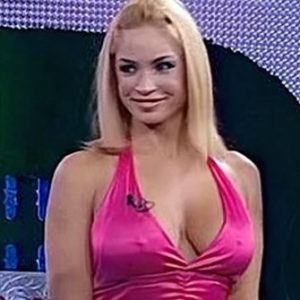 Lorena Franceschetti busty cleavage and jeans | damageinc 