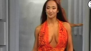 Andrea Contreras mulata tetona escote naranja La Peluquería TV damageinc videos