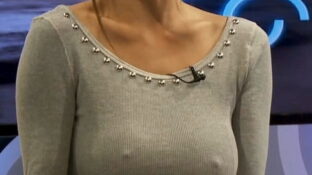 Ursula Vargues sin corpiño y pezoneando 100% [x4]