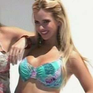 Alejandra Maglietti bikini back de fotos