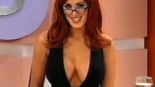 Silvina Luna tetotas escote vestido negro La Peluquería TV damageinc videos
