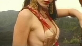 Afra Vázquez modelo sexy portfolio Sábado Bus damageinc videos