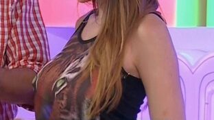 Annalisa Santi transparentando las tetas en blusa AM TV damageinc videos