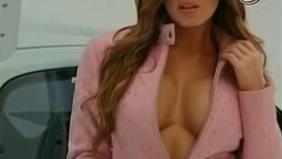 Silvina Luna sin corpiño y un saco abierto mostrando los pechos Backstage revista Pisteros damageinc videos