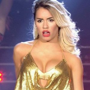 Lali Esposito singing in Showmatch (sexy underboob oops…)