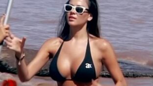 Karina Jelinek morocha tetona bikini negro Viví Tigre modelos damageinc videos