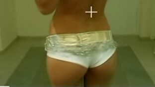 Paula Chaves culazo en hot shorts blancos en el carnaval Princesas TV damageinc videos