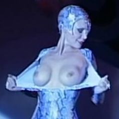 la vedette celina rucci topless en el teatro damageinc videos