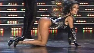 Lourdes Sánchez en cuatro patas perreando culo en tanga Bailando 2014 TV damageinc videos
