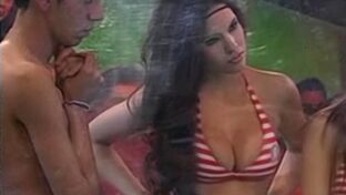 Barby Franco morocha tetona en bikini A Todo o Nada TV damageinc videos