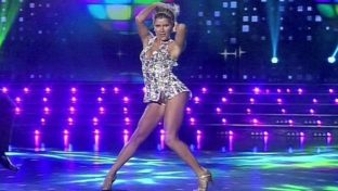 las piernas hot de Laurita Fernandez bailando 2015 damageinc famosas