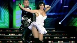 Noelia Marzol escote y upskirt bailando 2015 damageinc famosas