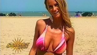 Sabrina Rojas y sus tetas grandes en bikini playero damageinc famosas