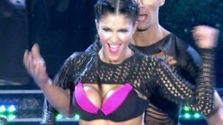 Celeste Muriega in Bailando 2015 (booty in black leggings)