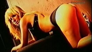 Roxana Suster rubia colegial stripper pela culo en tanga y handbra en portfolio hot damageinc videos